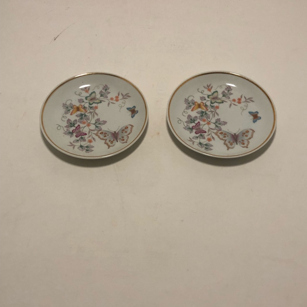 Avon Floral Butterfly Decorative Plates Lot of 2